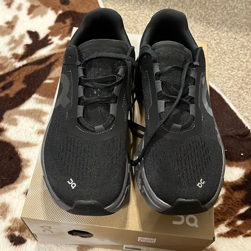 On Cloud size 8.5 black cloud monster